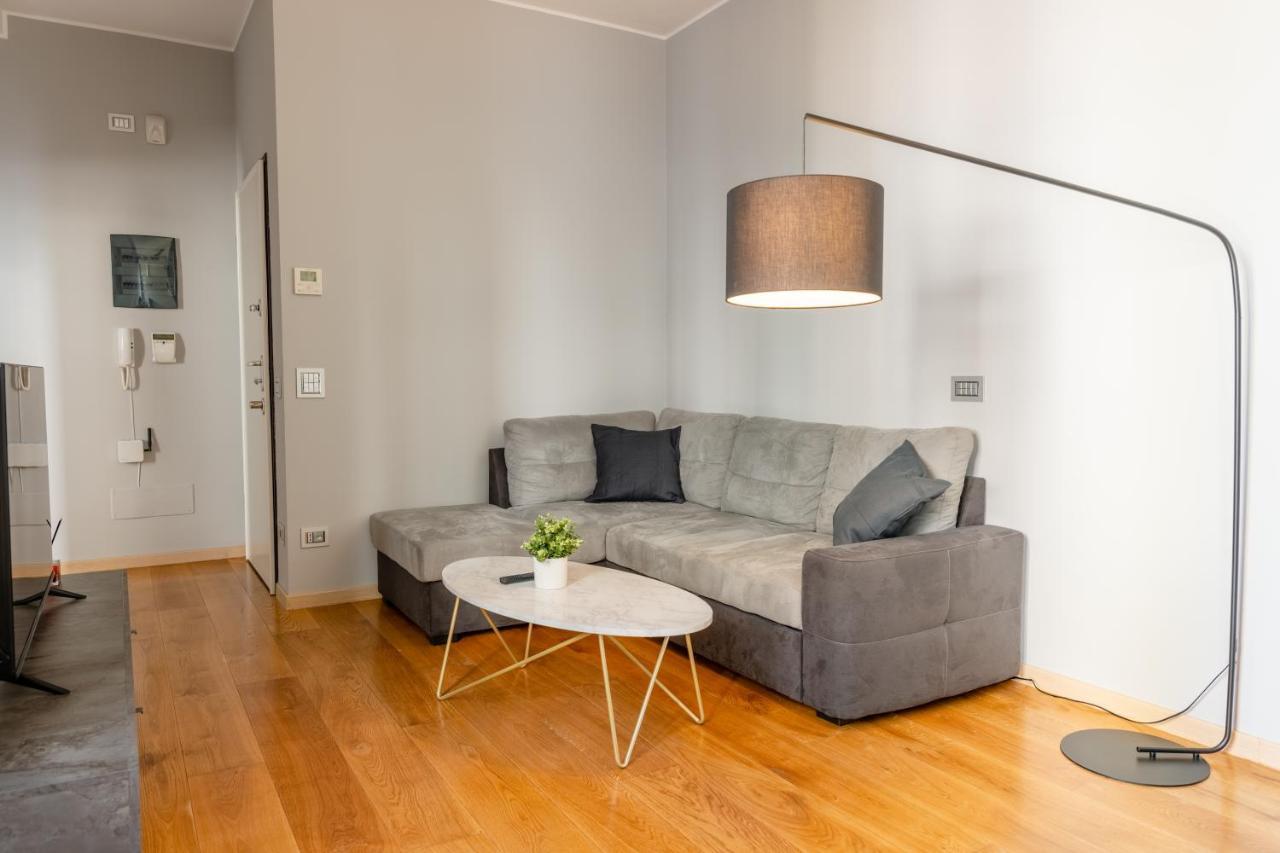 5 Min Duomo Luxury Home In Brera Design District มิลาน ภายนอก รูปภาพ