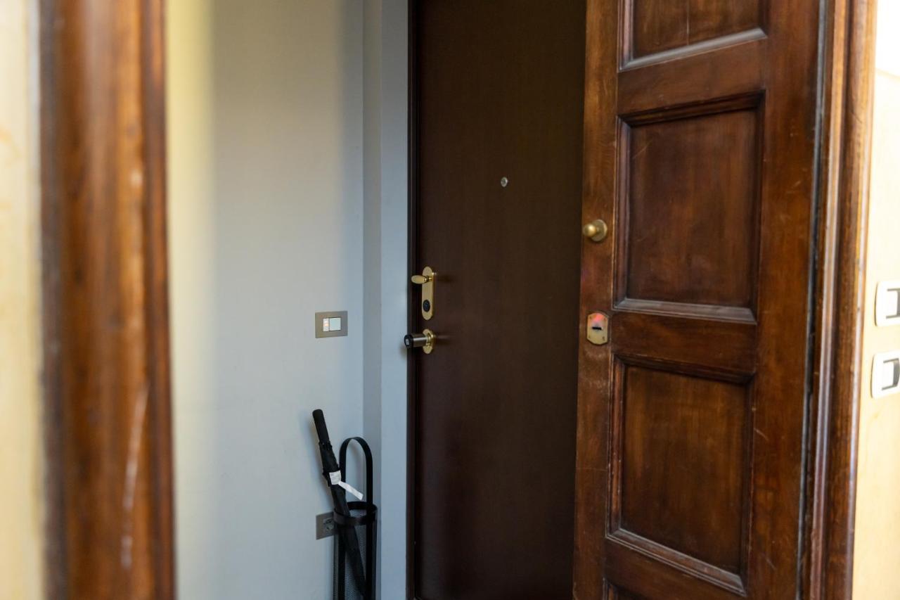 5 Min Duomo Luxury Home In Brera Design District มิลาน ภายนอก รูปภาพ